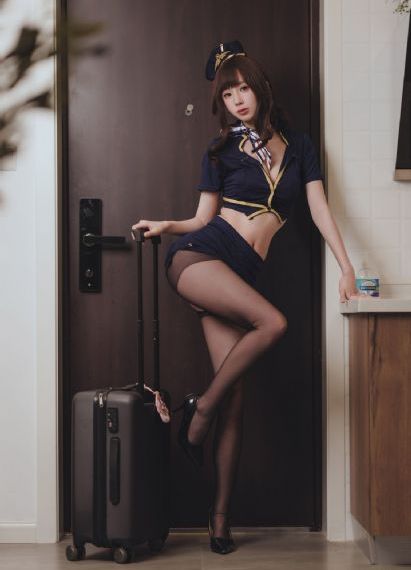 julia紧身裙女教师在线视频